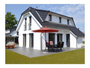 Lotsenhaus Comfortable holiday residence, Breege